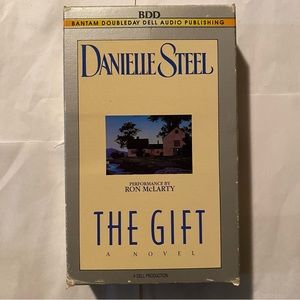 Danielle Steele The Gift A Novel 4 Cassettes Set Audiobook